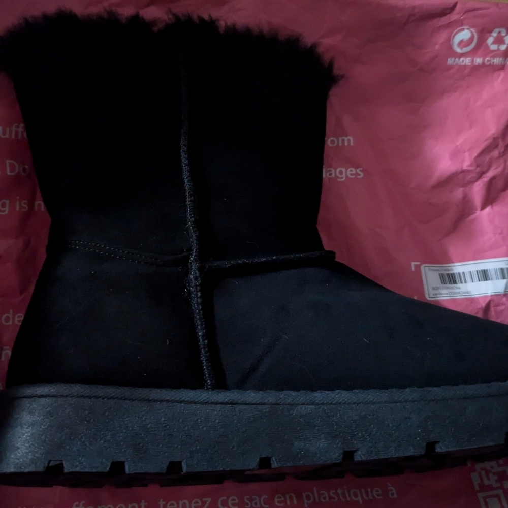 SHEIN Boots - Picture 6 of 7